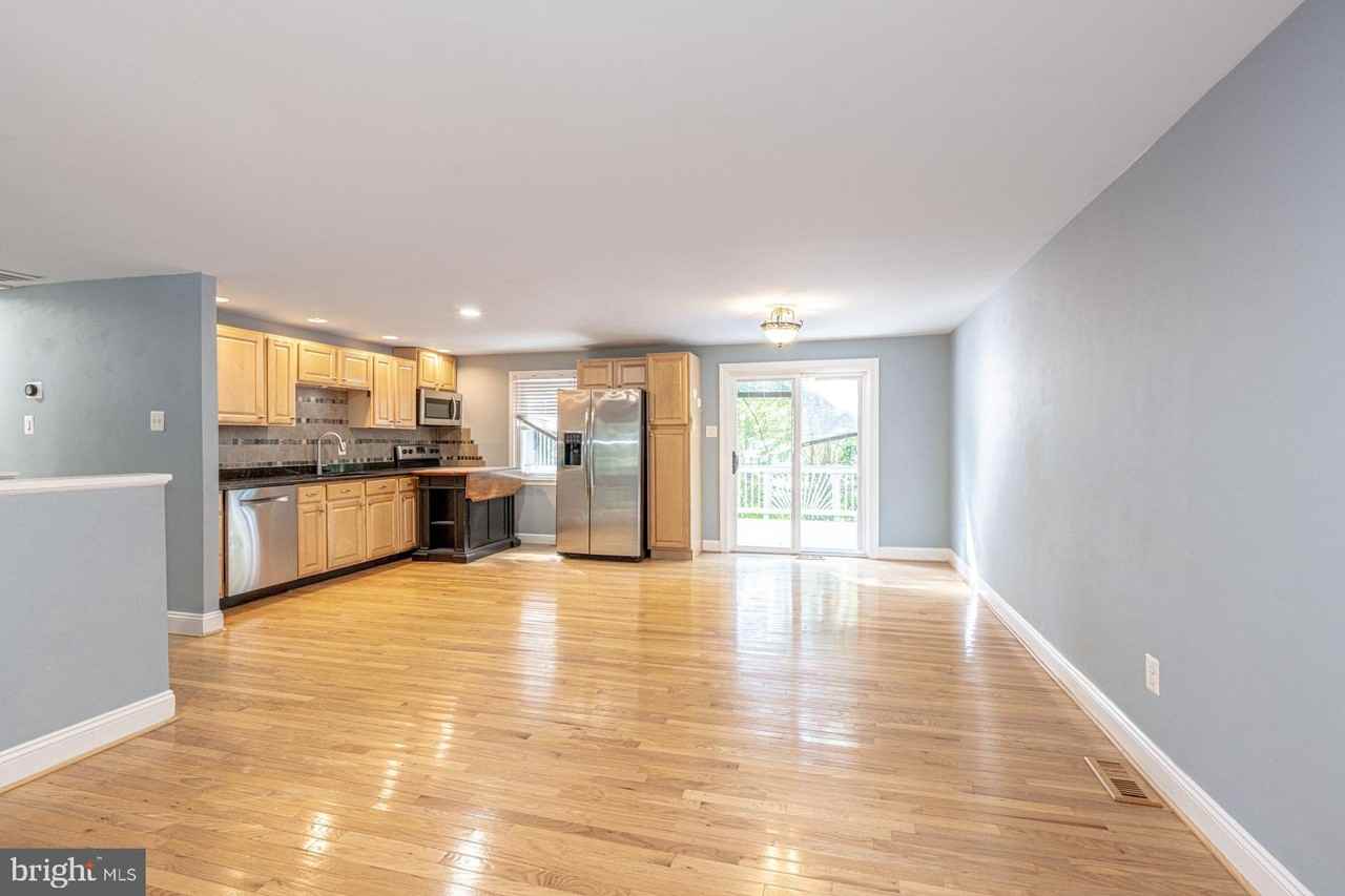 12611 Saylers Creek Ln - Photo 7 of 34