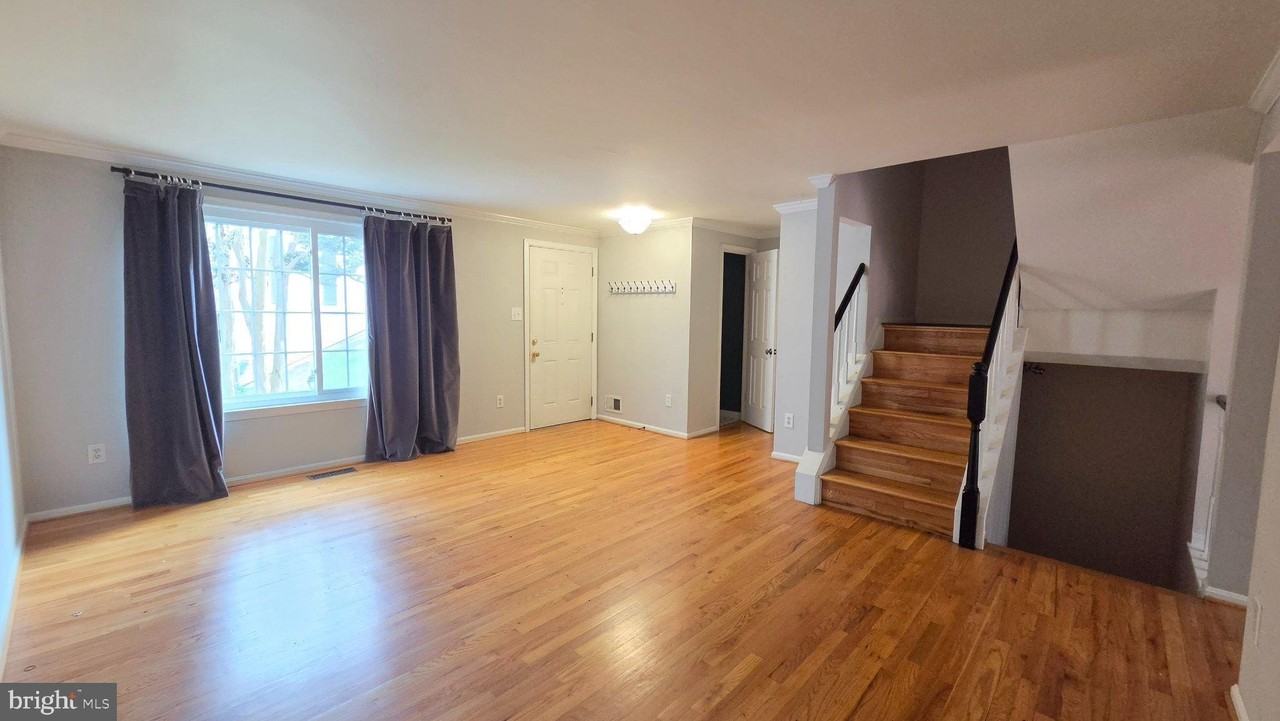 6638 Greenleigh Ln - Photo 2 of 27