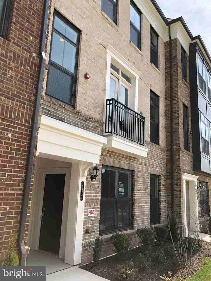 22584 Windsor Locks Sq - Photo 4 of 20