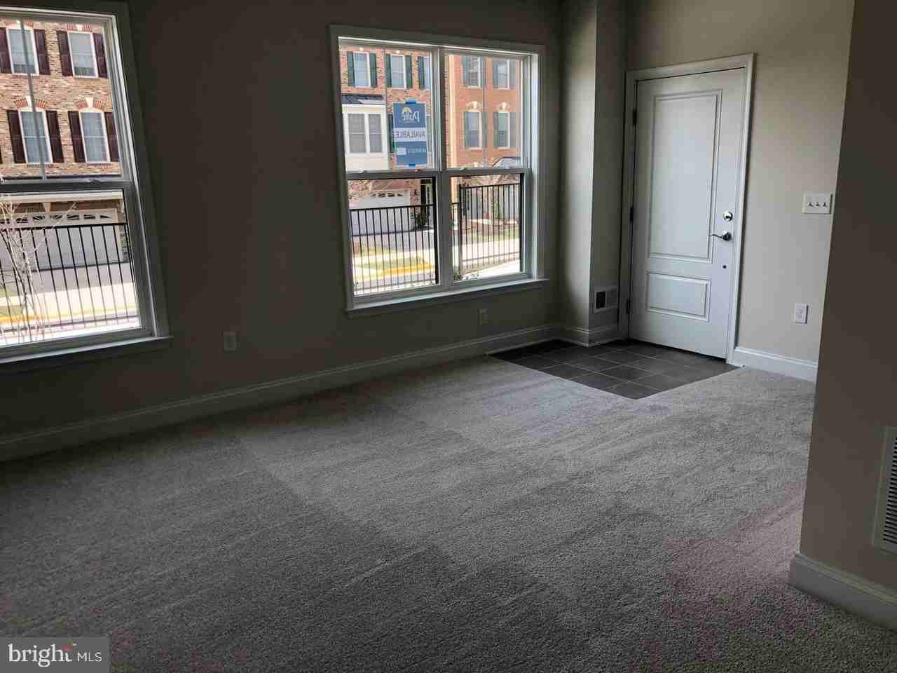 22584 Windsor Locks Sq - Photo 5 of 20