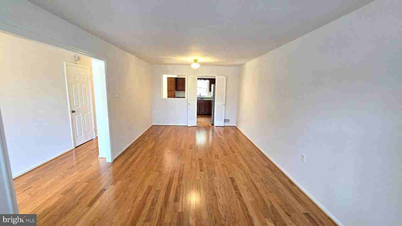 12151 Stallion Ct - Photo 4 of 24