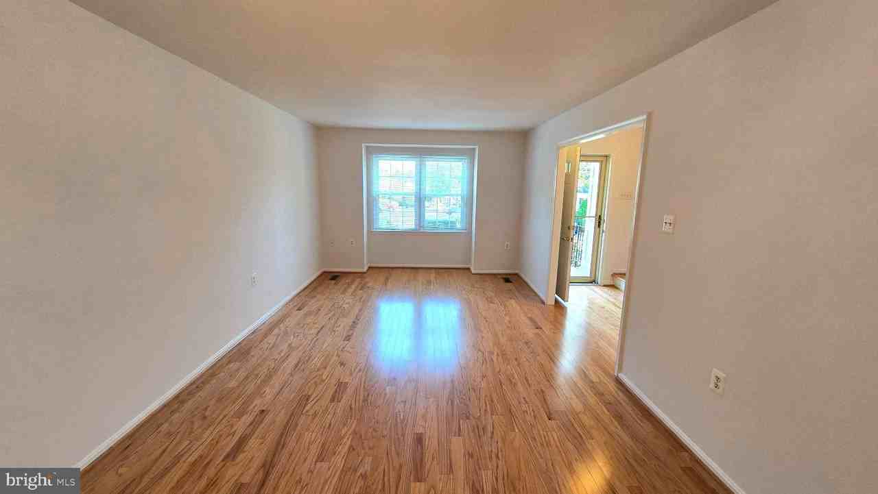 12151 Stallion Ct - Photo 5 of 24