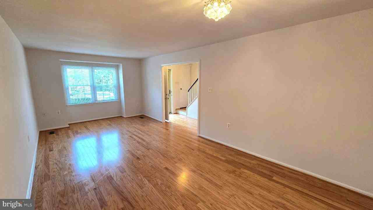 12151 Stallion Ct - Photo 6 of 24
