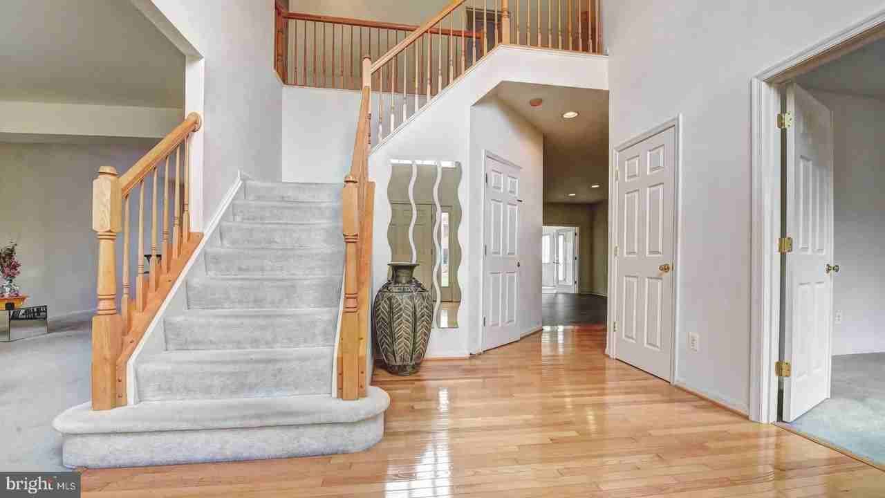 110 Hunton Dr - Photo 3 of 50