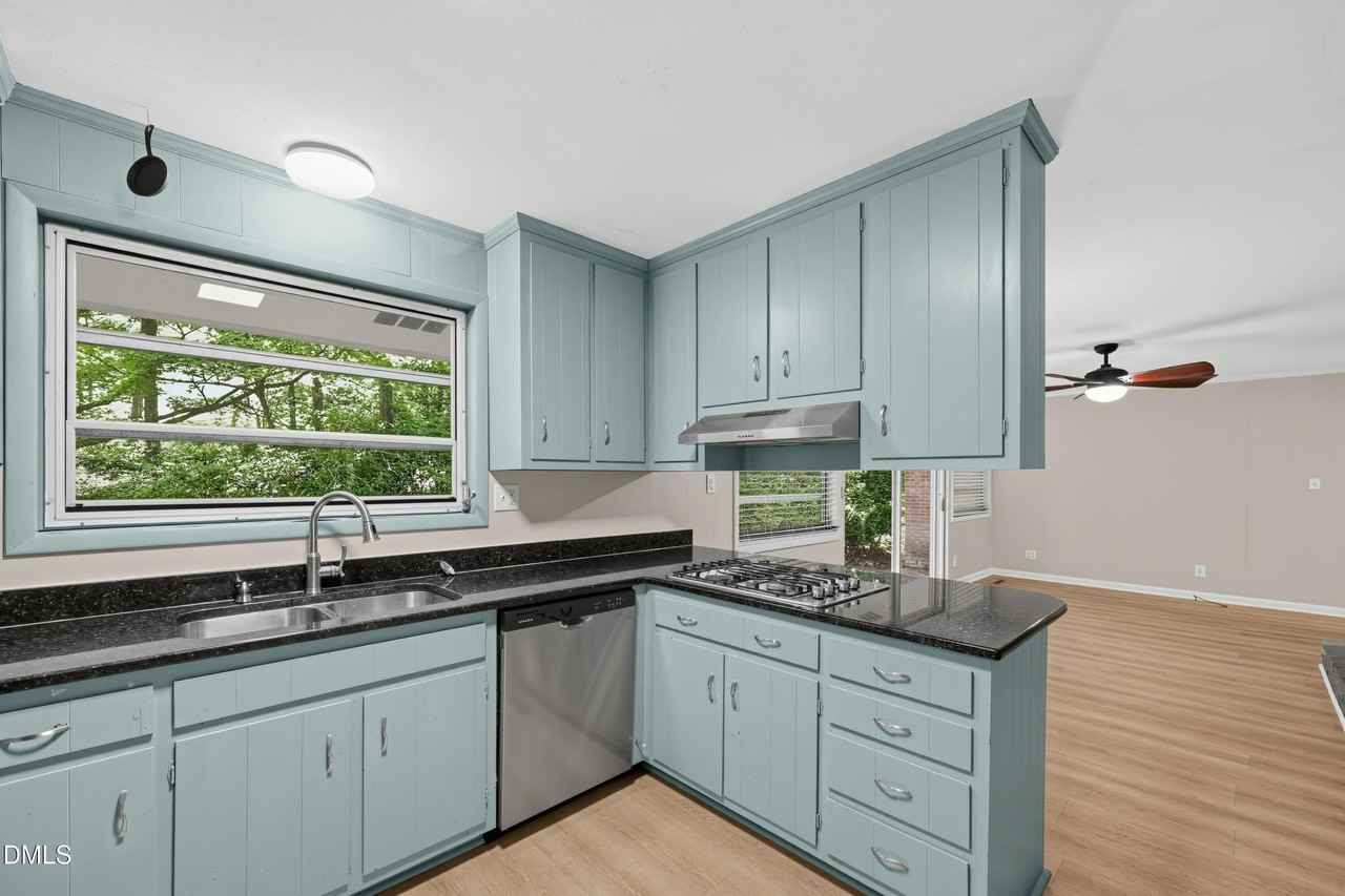 1303 Lorimer Rd - Photo 3 of 16