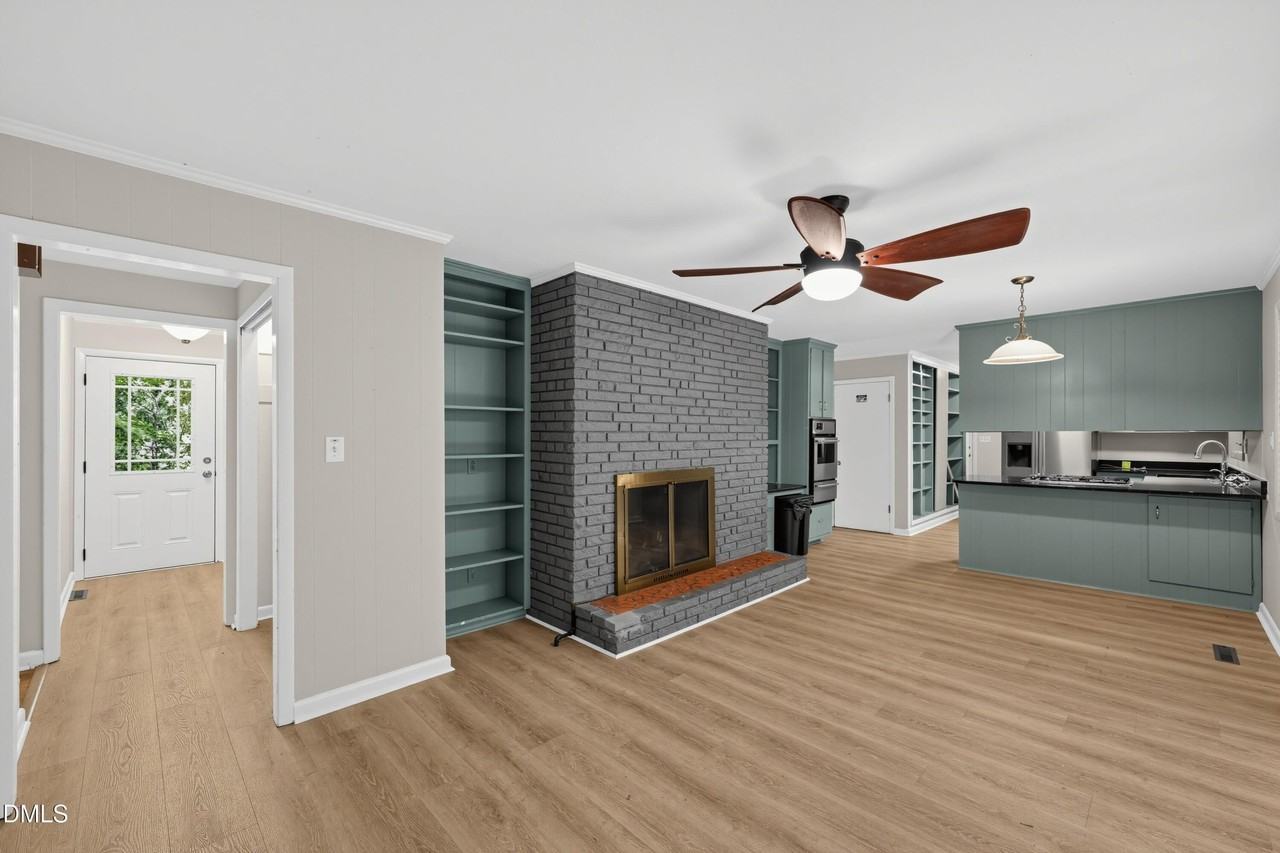 1303 Lorimer Rd - Photo 4 of 16
