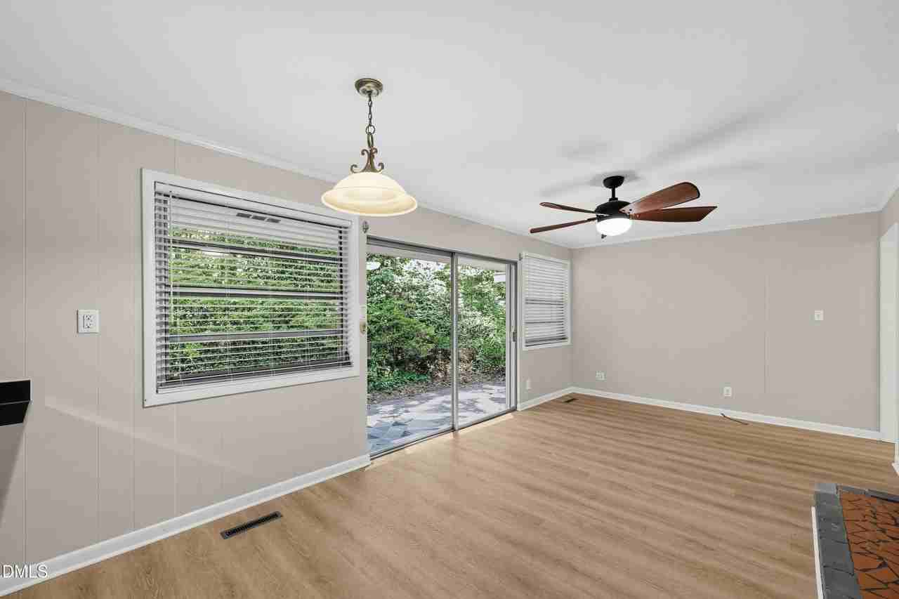 1303 Lorimer Rd - Photo 5 of 16