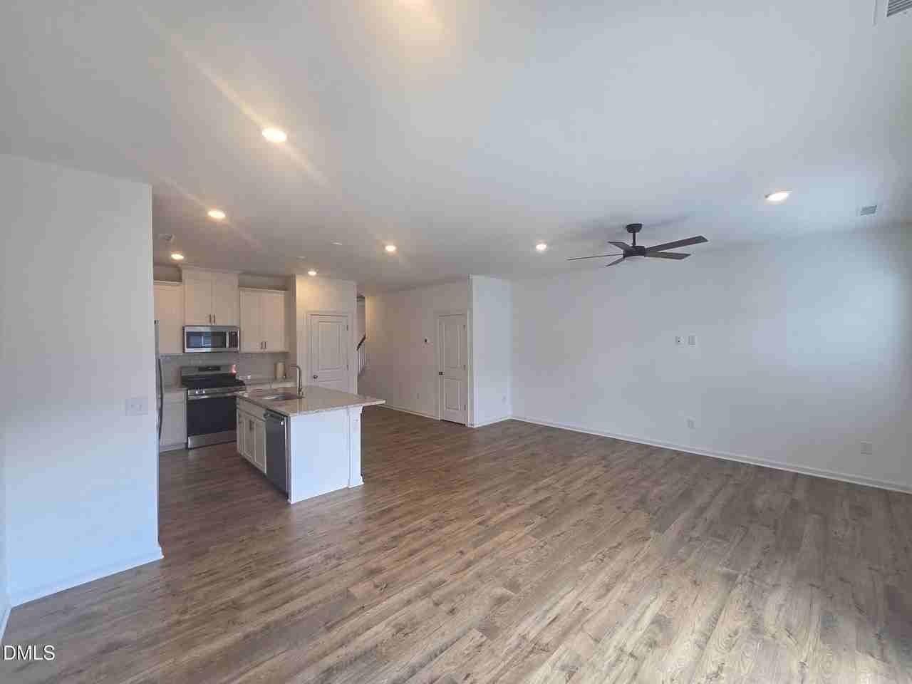 8765 Wardle Ct - Photo 4 of 19