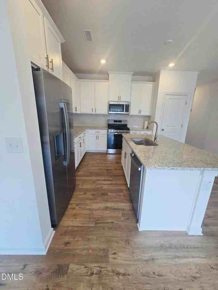 8765 Wardle Ct - Photo 6 of 19