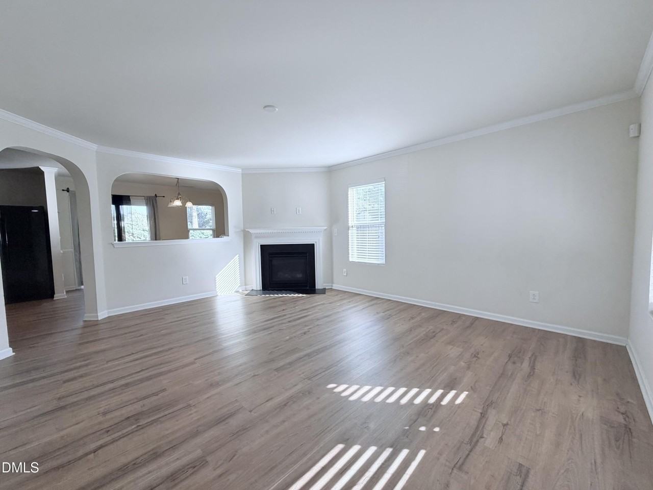 8 Duck Pond Ct - Photo 2 of 15