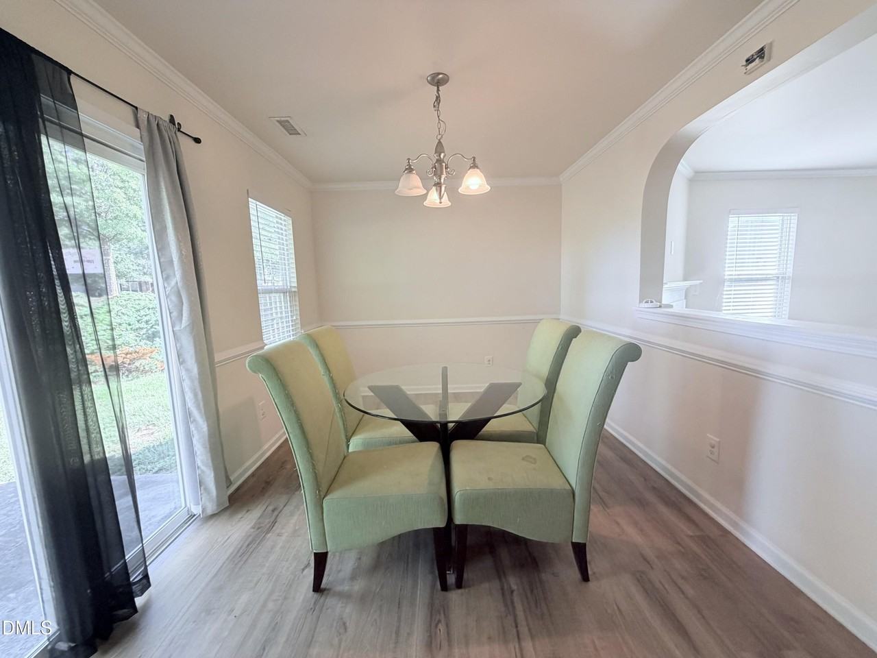 8 Duck Pond Ct - Photo 3 of 15