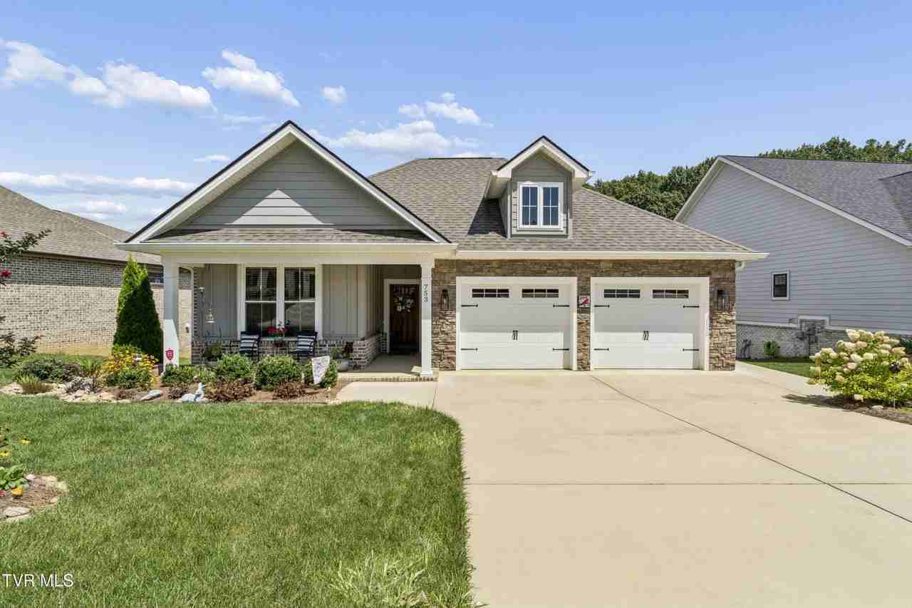 753 Gardenia Dr