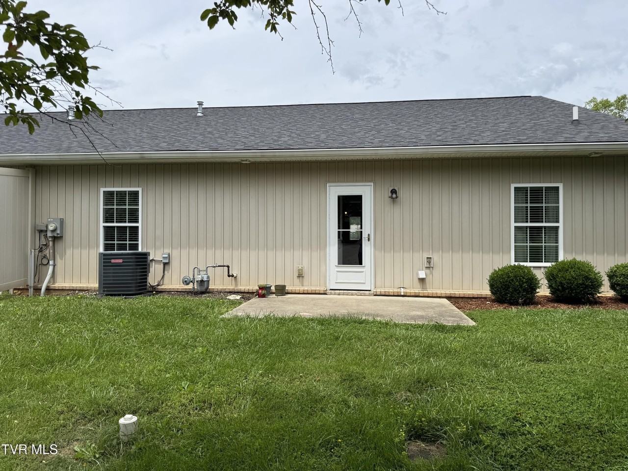 1900 Knob Creek Rd #82 - Photo 3 of 14