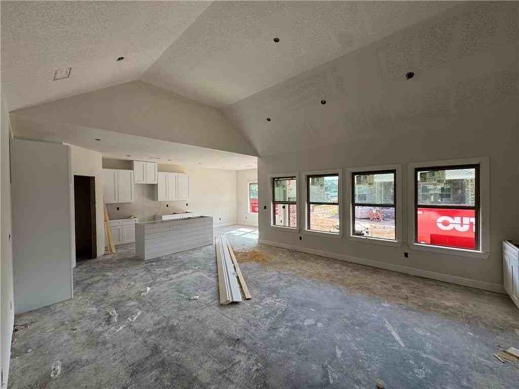 1049 Cook Ln - Photo 3 of 3