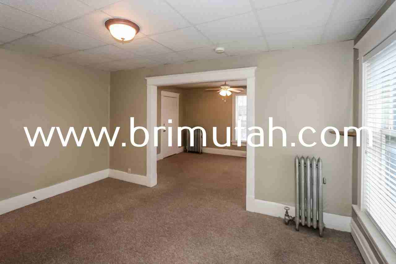 273-275 S. 400 E. - Photo 4 of 29