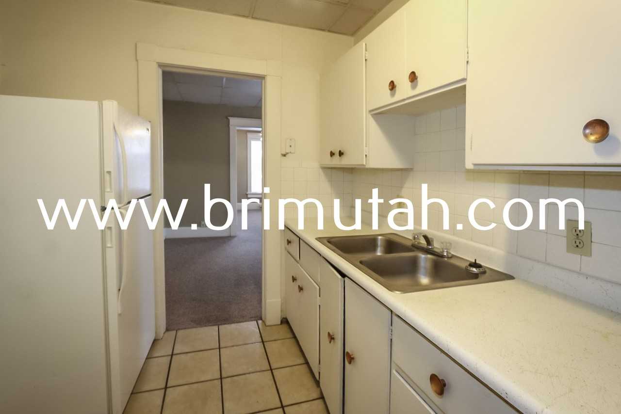 273-275 S. 400 E. - Photo 6 of 29