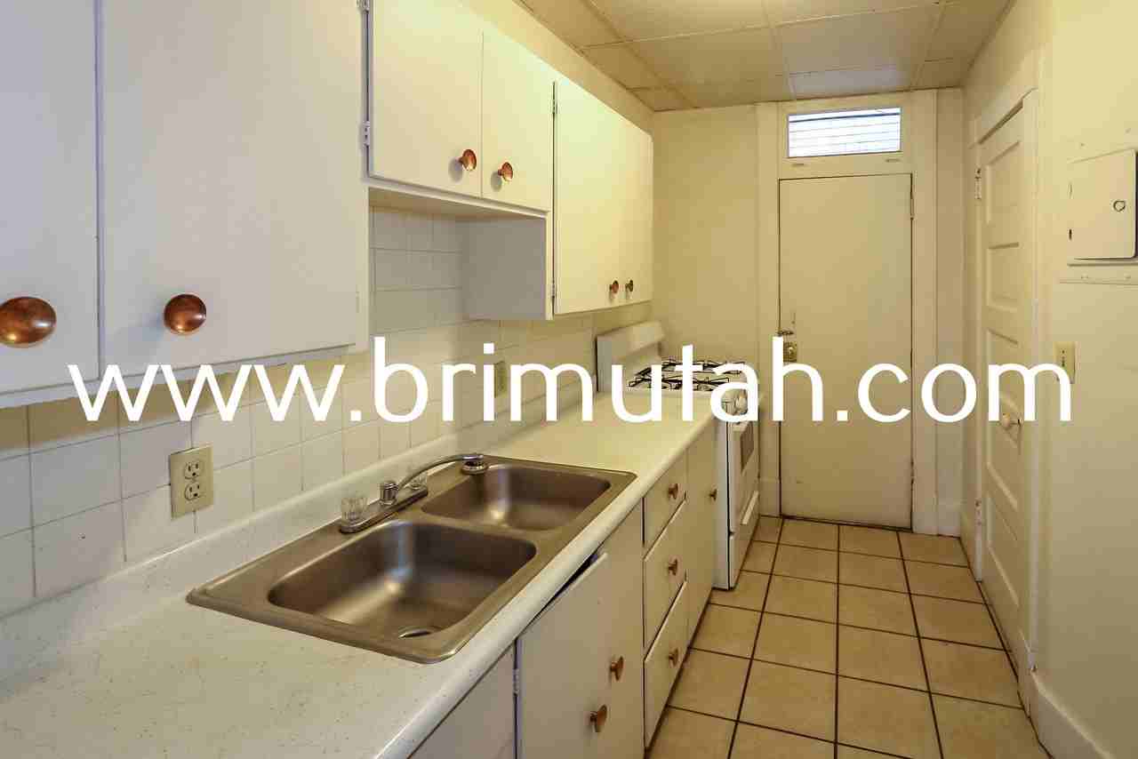 273-275 S. 400 E. - Photo 7 of 29