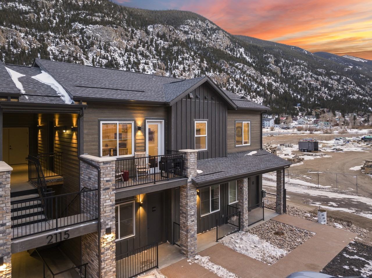 LAKEVIEW FLATS 2155 Bighorn Road - Photo 4 of 25