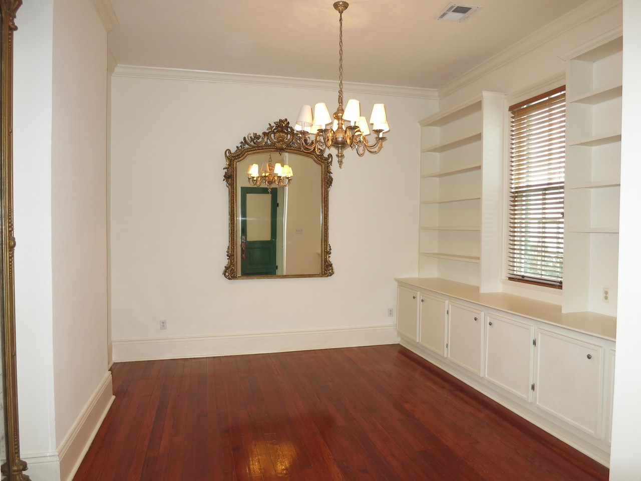 527 Fern St - Photo 2 of 8