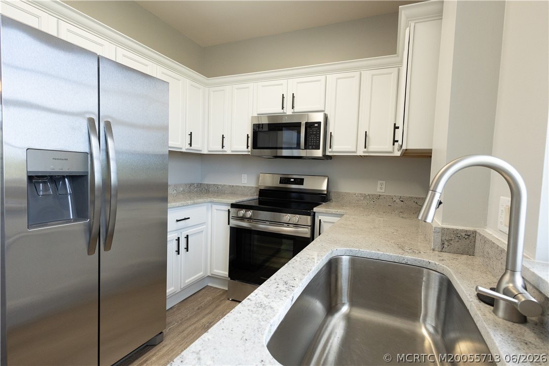 101 Se Ocean Blvd - Photo 3 of 13