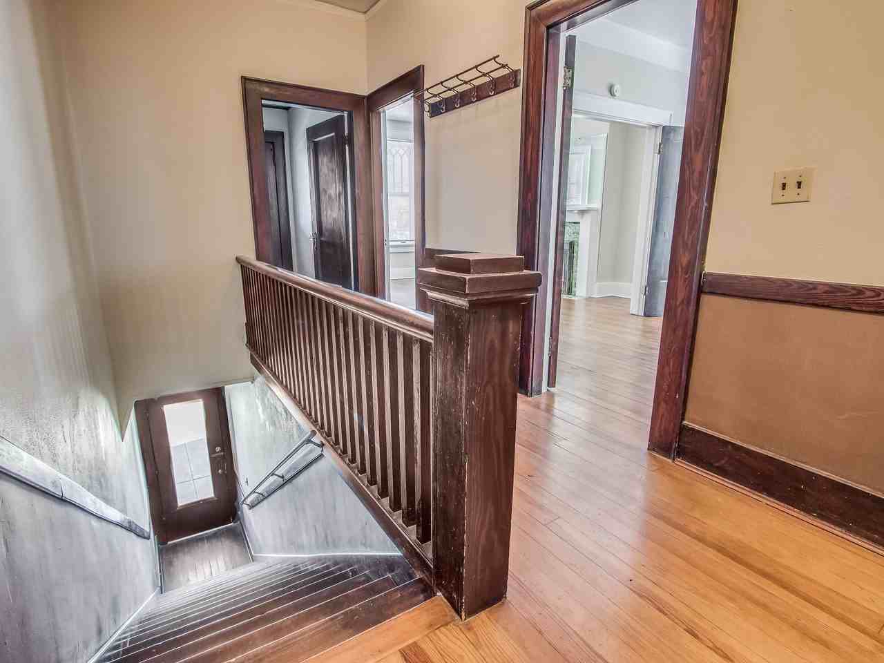 320 North Rock Island Avenue - Photo 5 of 12