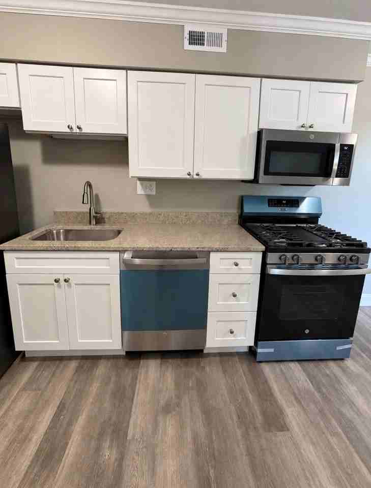 Oak Hill Apartments - Photo 2 of 15
