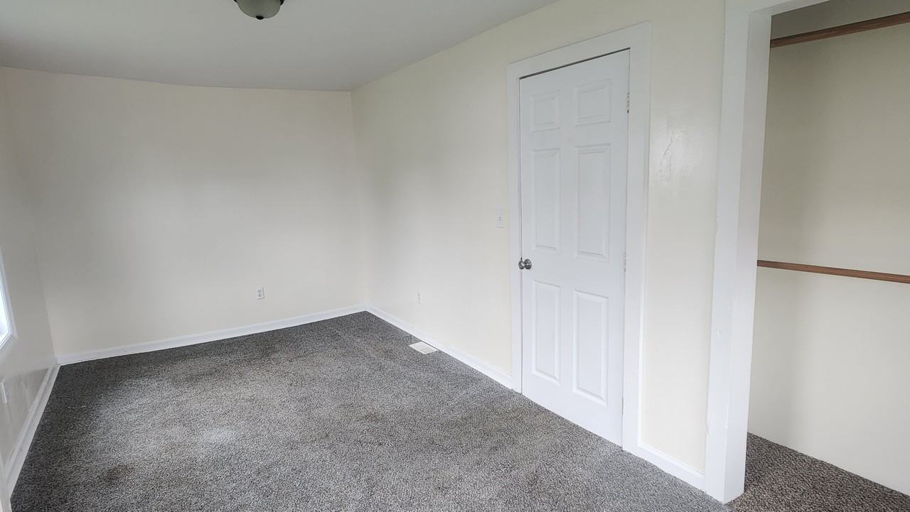 912 Clara St #1 - Photo 2 of 8