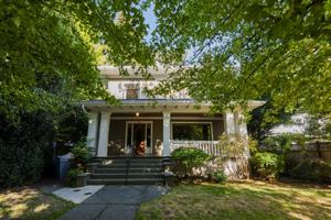 featured image of 528 18th Ave E #1