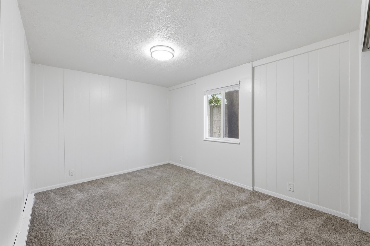 831 W Lennox St - Photo 7 of 28