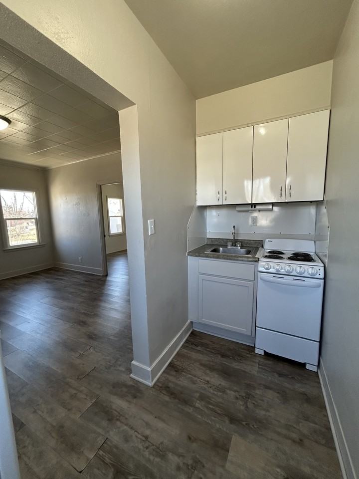 527 1st Ave E_527 - Photo 7 of 17