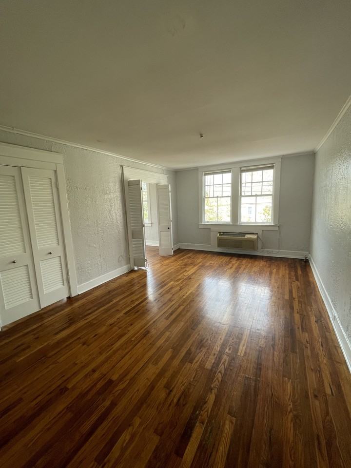 3300 Prytania - Photo 2 of 9