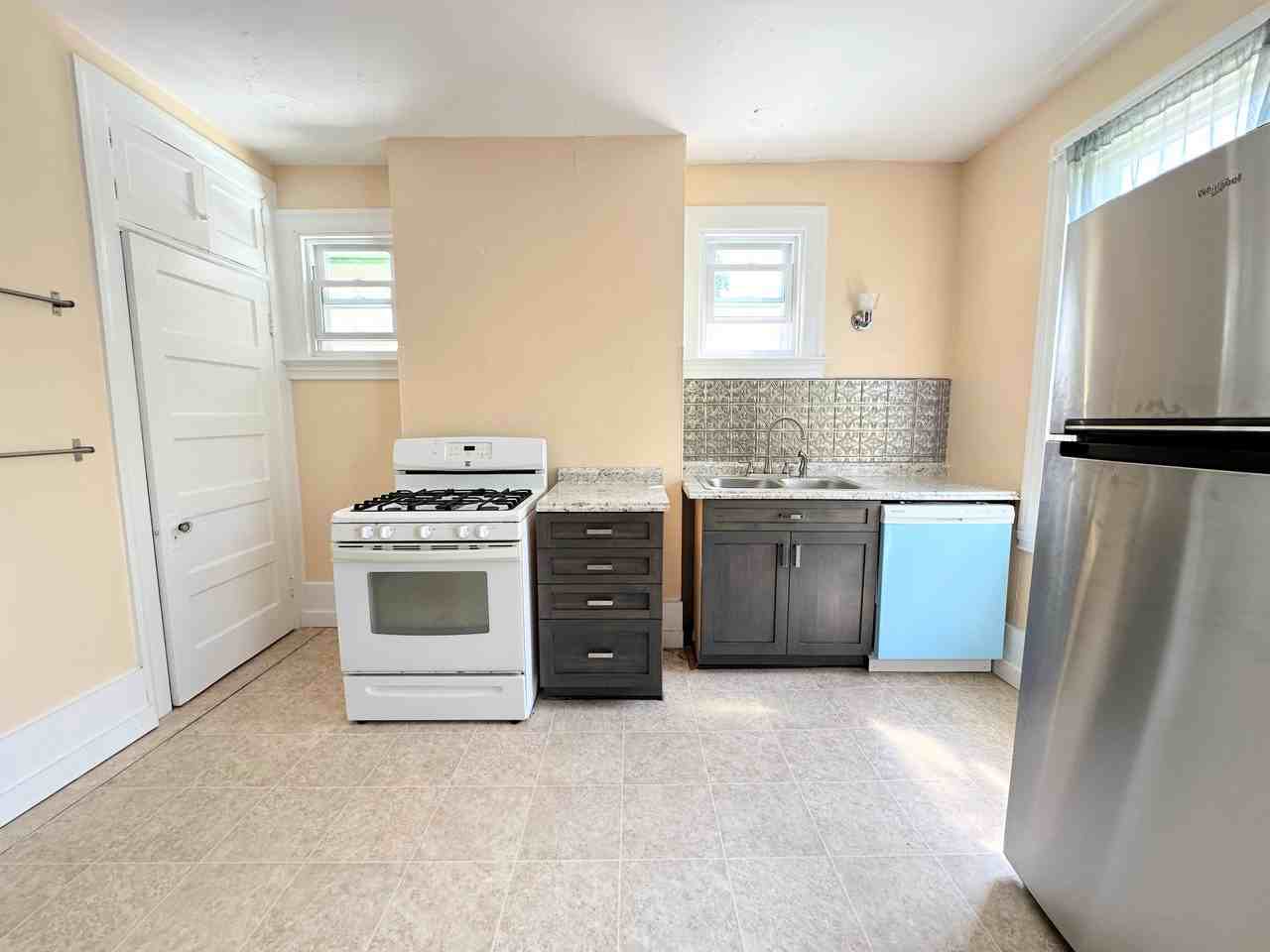 831-833 South Trenton Avenue - Photo 5 of 21