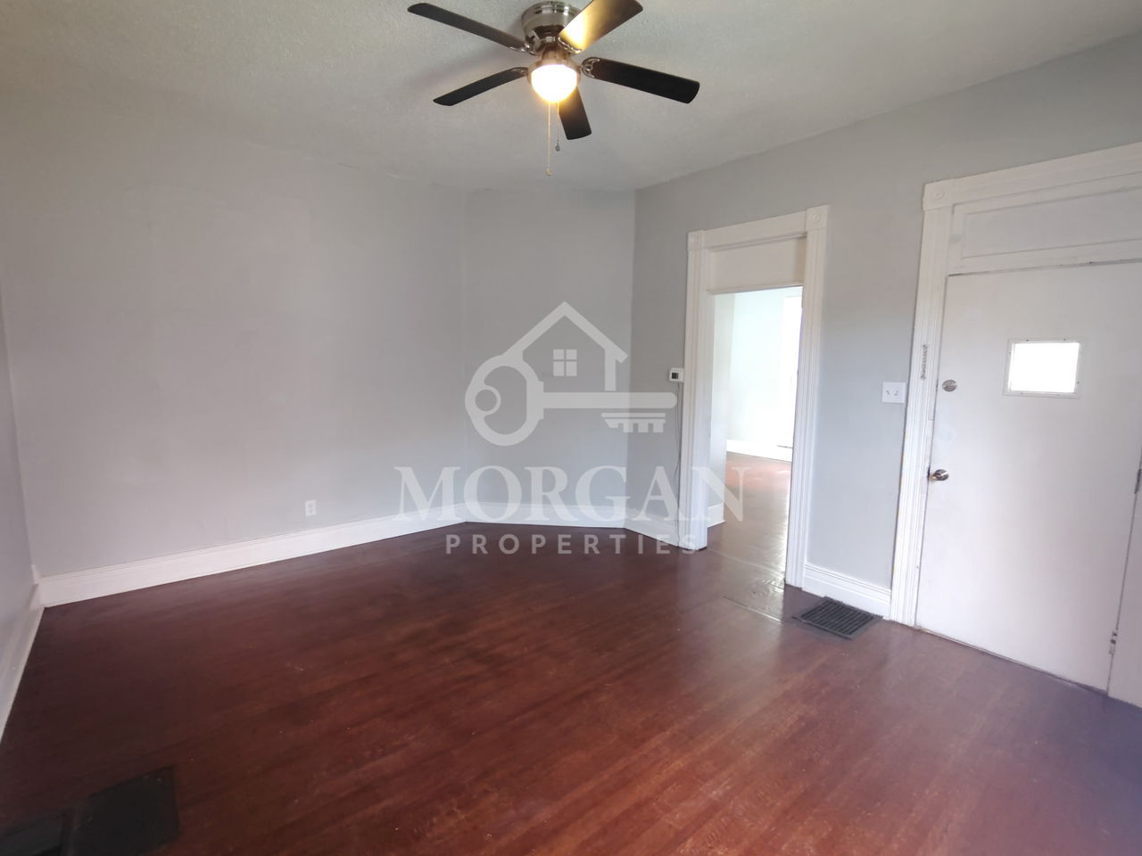 831 West 2nd Street - Photo 2 of 5