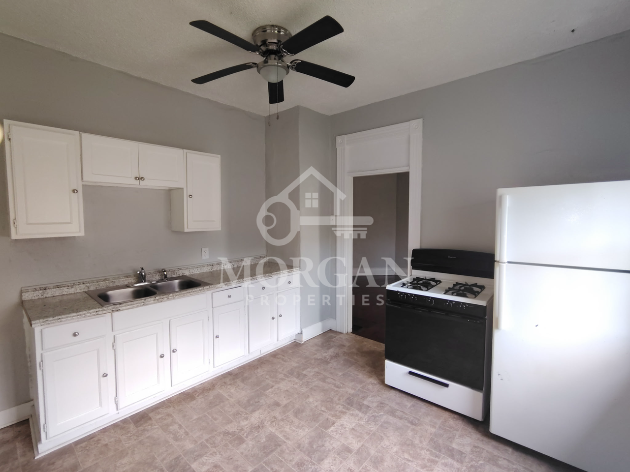 831 West 2nd Street - Photo 3 of 5