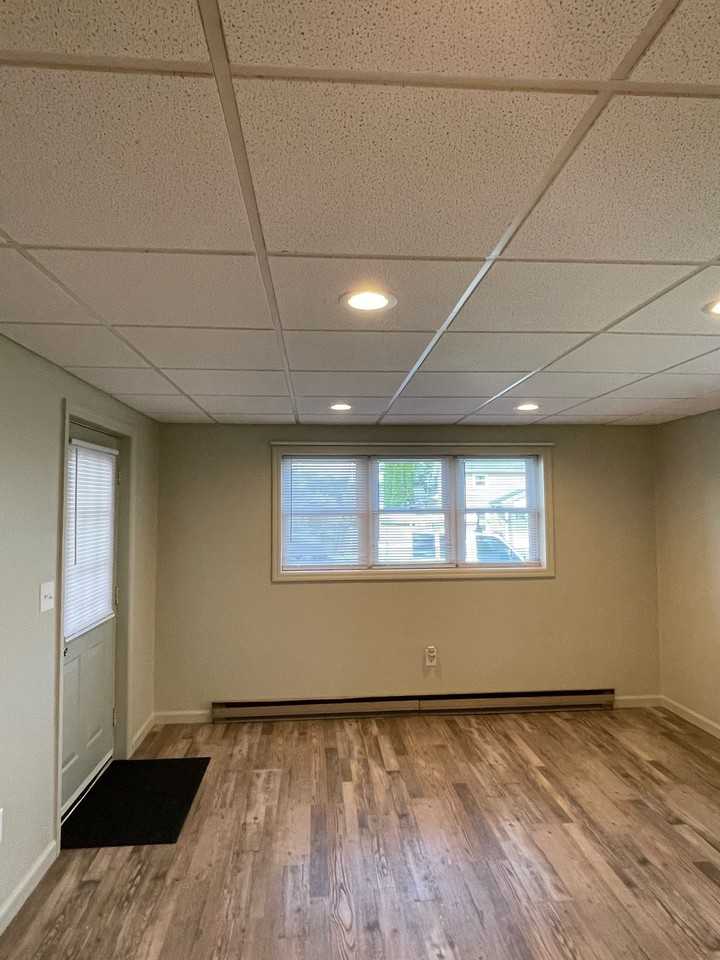 101 South Market Street - Photo 3 of 12