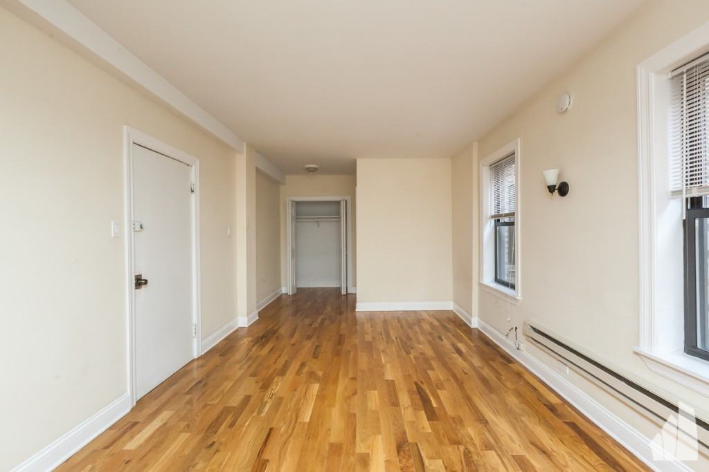 1347 N Dearborn St #606 - Photo 3 of 10