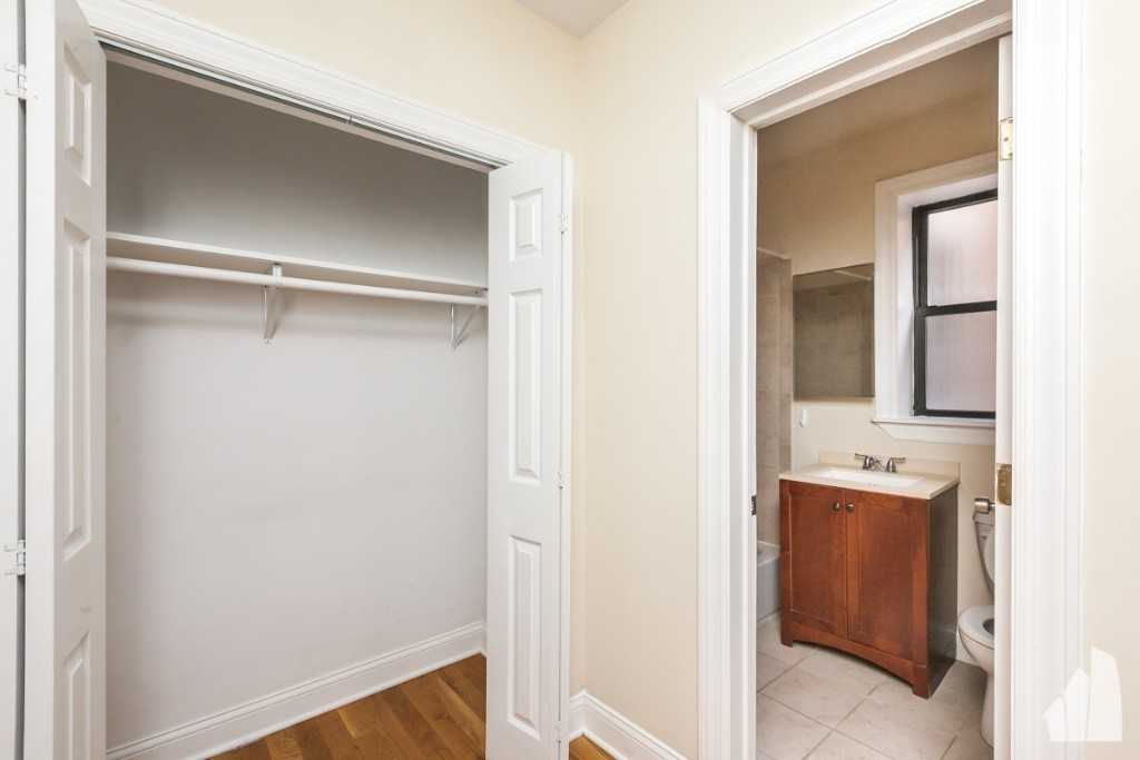 1347 N Dearborn St #606 - Photo 7 of 10