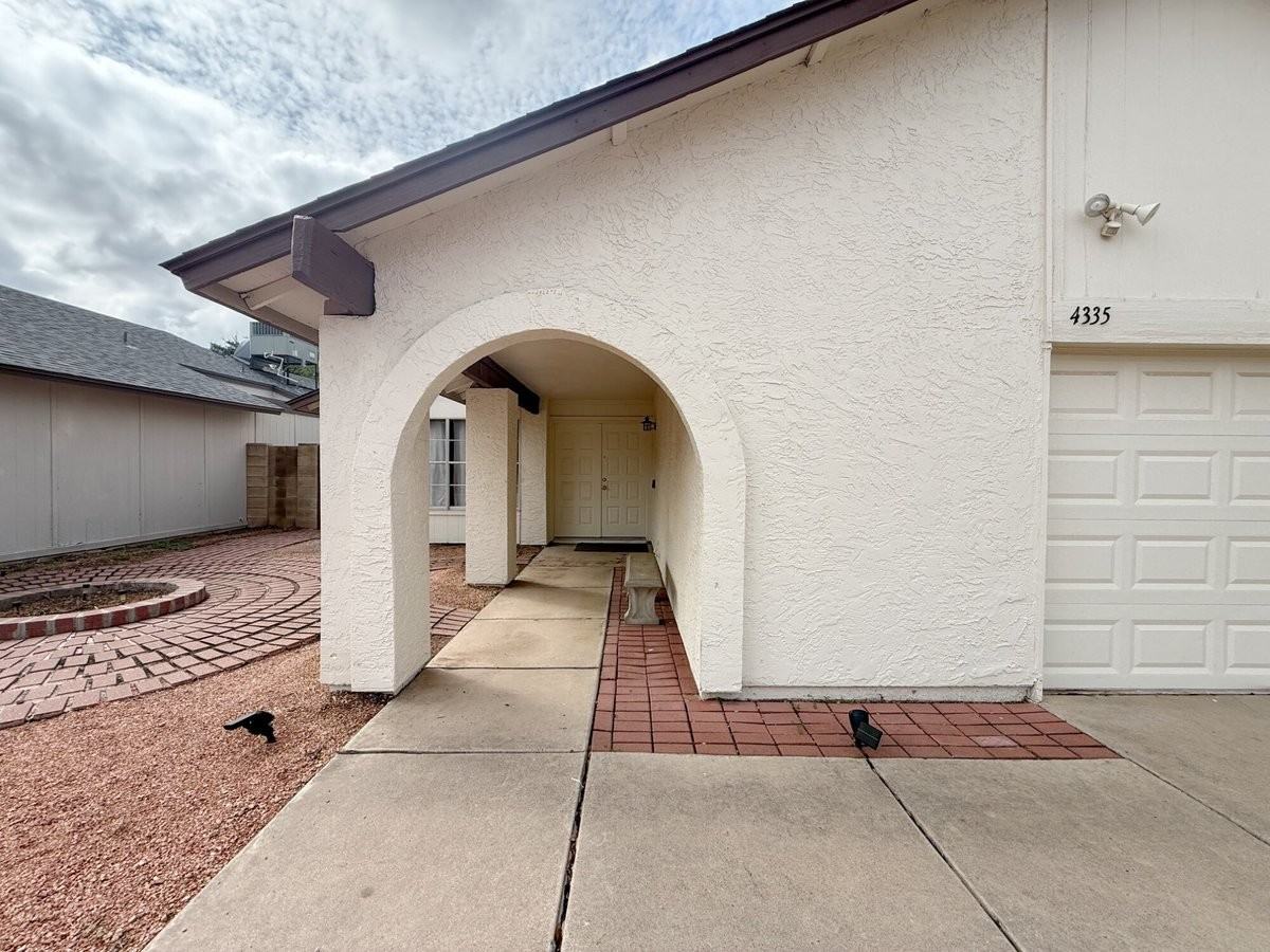 4335 W Julie Dr - Photo 3 of 50