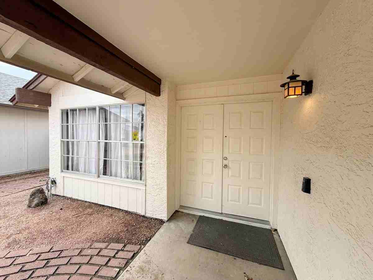 4335 W Julie Dr - Photo 4 of 50