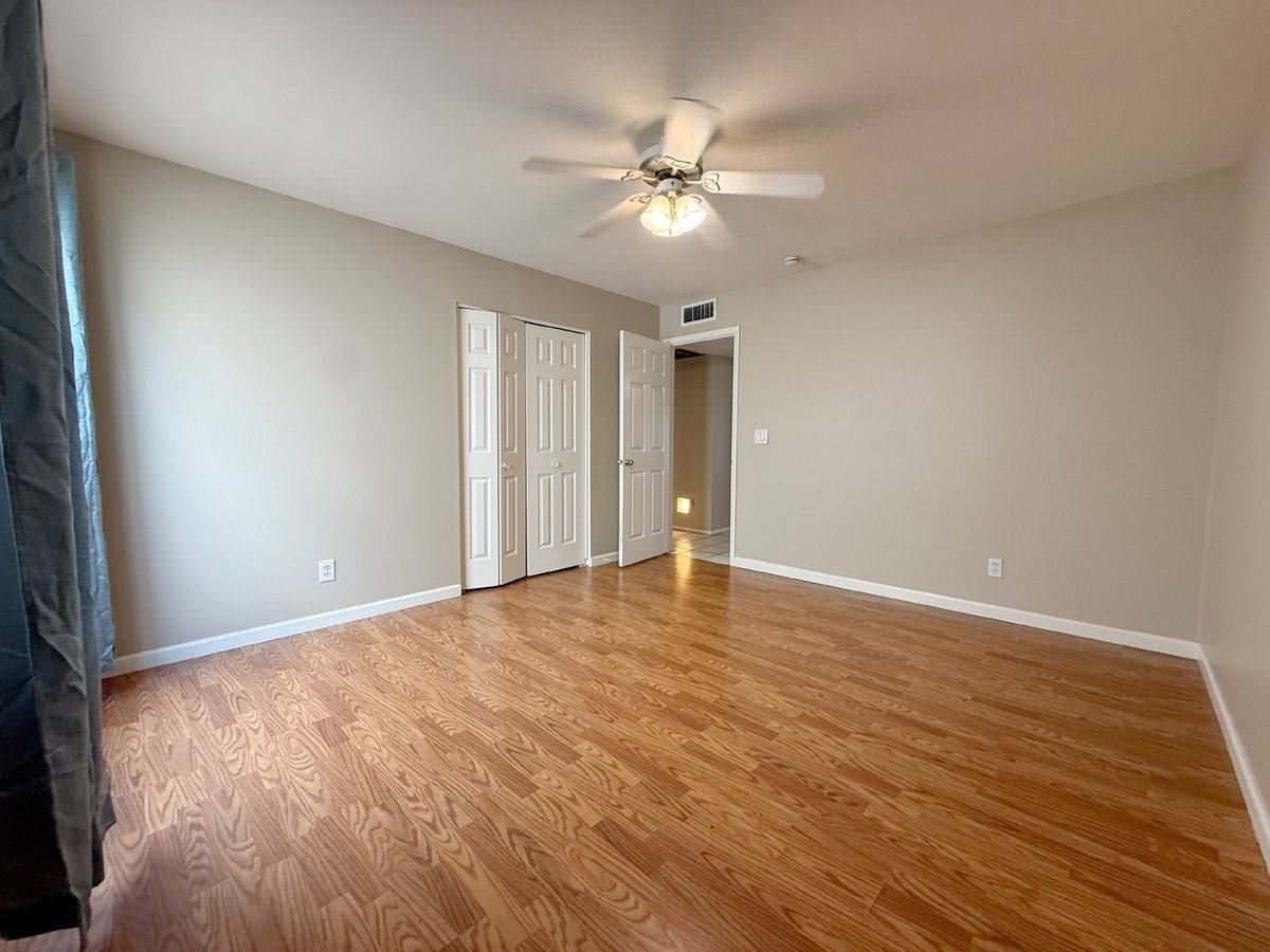 4335 W Julie Dr - Photo 5 of 50