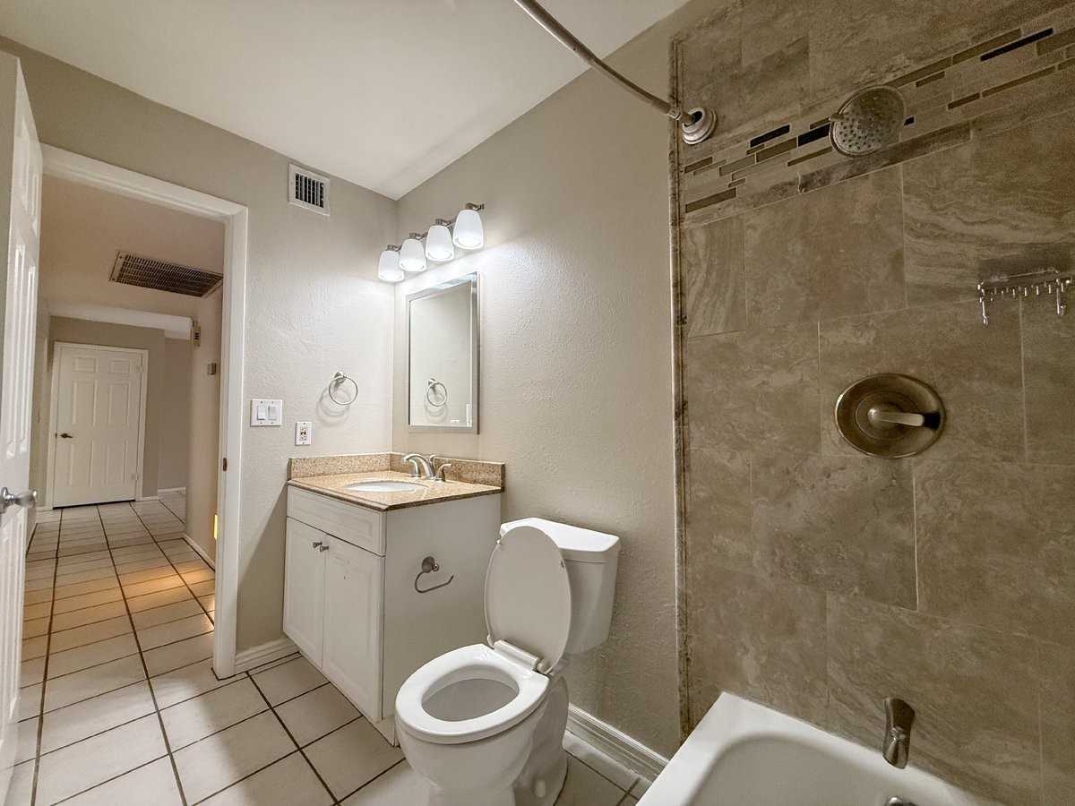 4335 W Julie Dr - Photo 7 of 50
