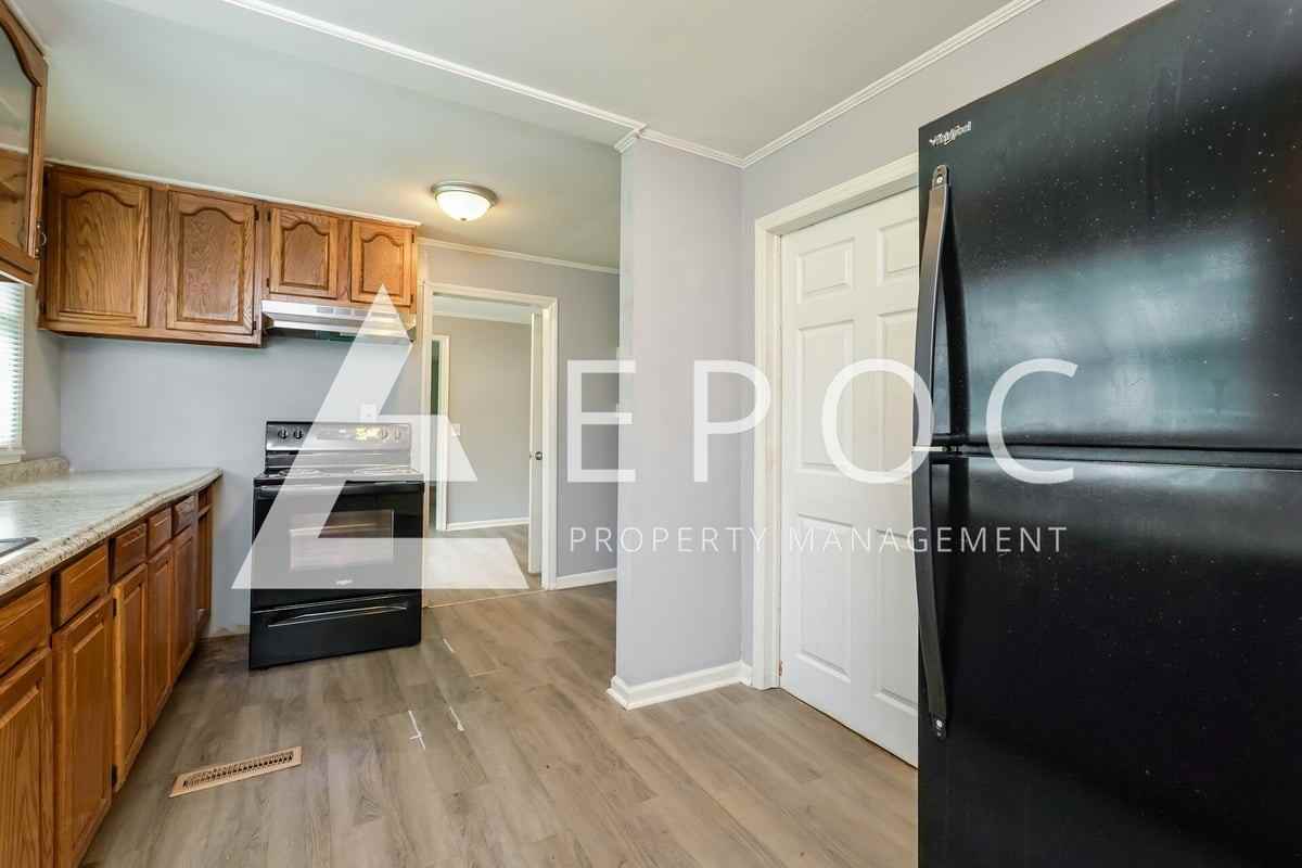 1615 Zeverly St - Photo 5 of 19