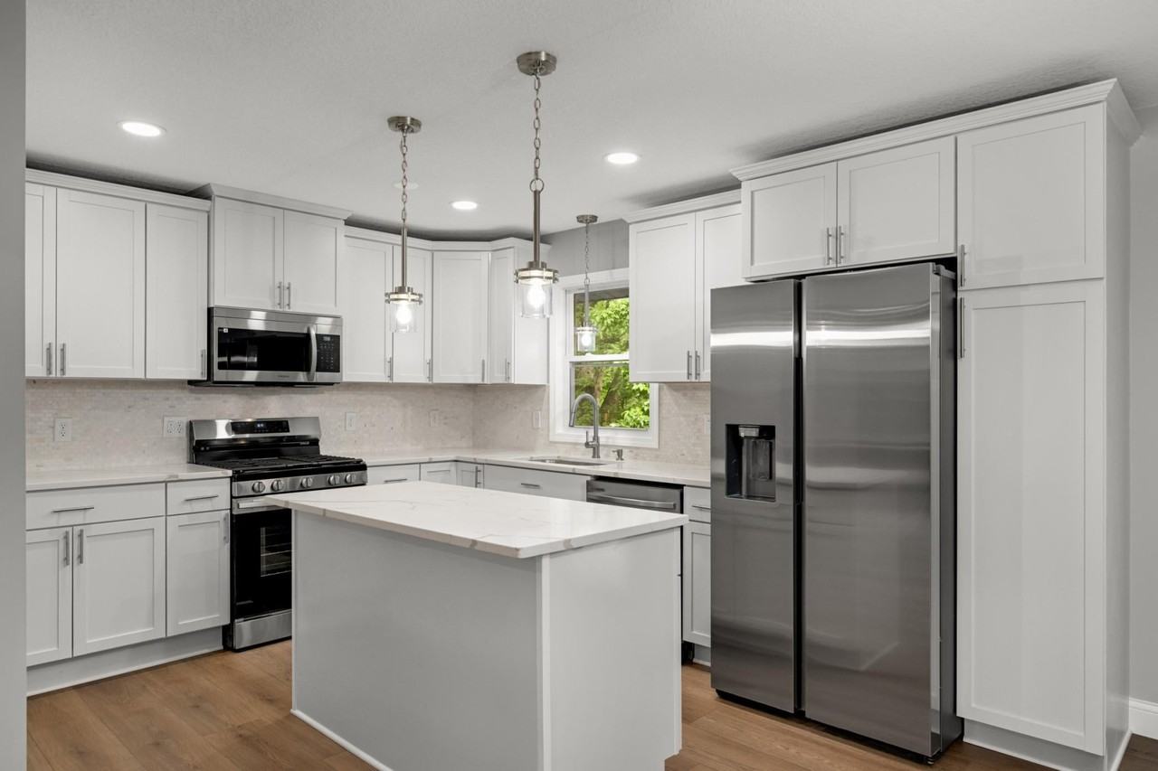 11004 Oak Knoll Ter N - Photo 6 of 31