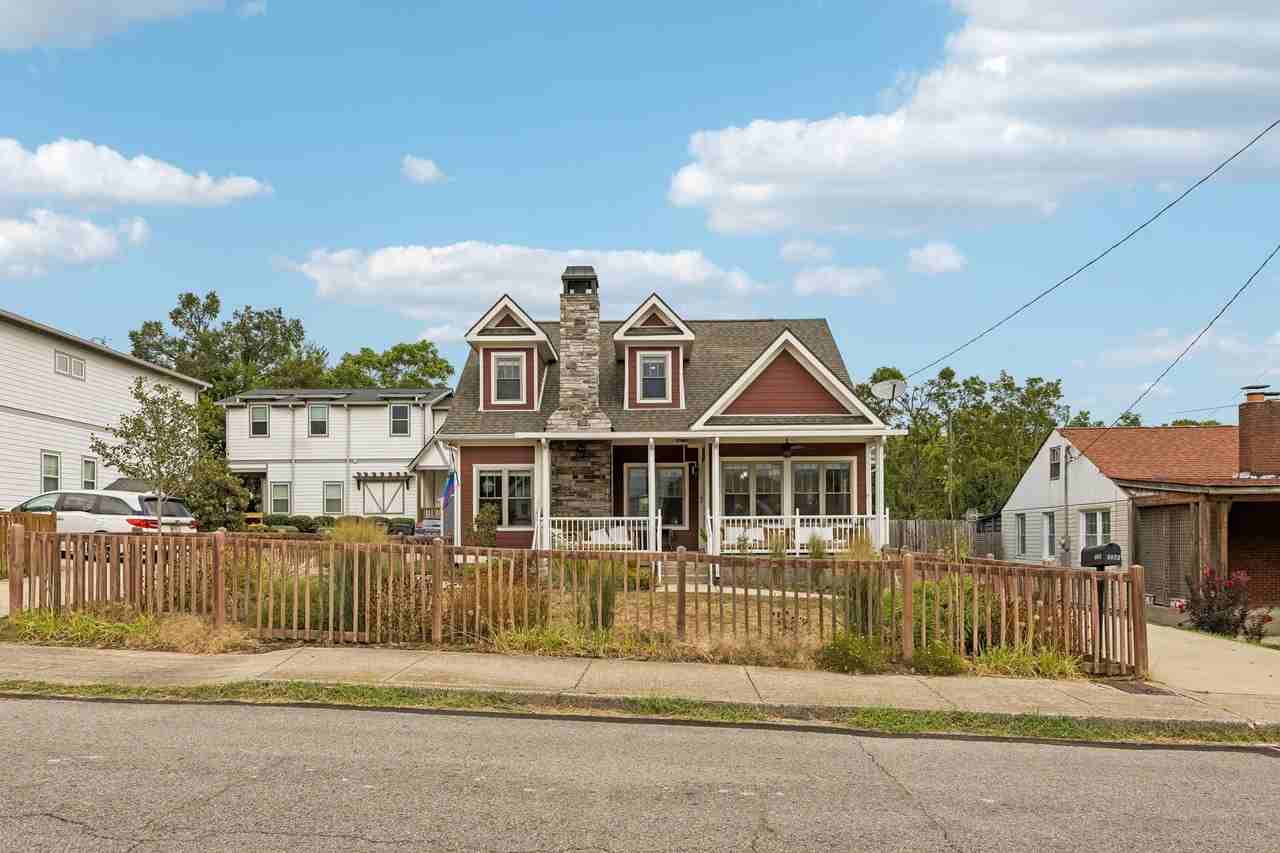 1073 Zophi St - Photo 3 of 49