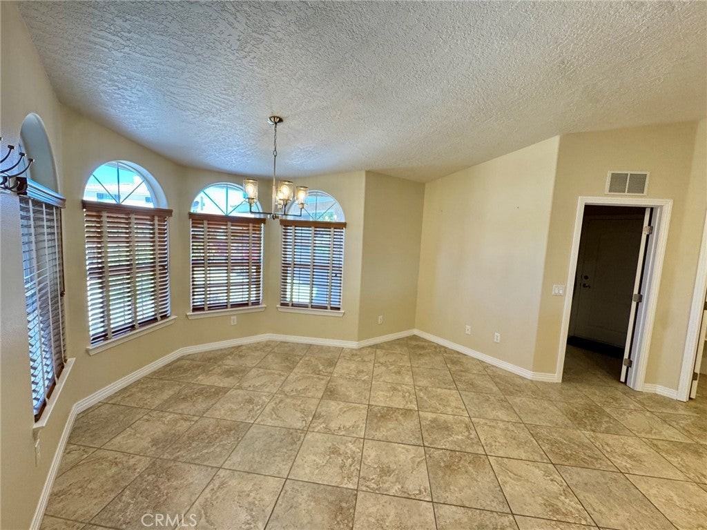 18015 Wildwood Dr - Photo 7 of 31