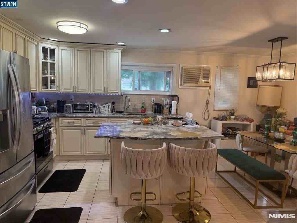 99 Forest Ave - Photo 3 of 12