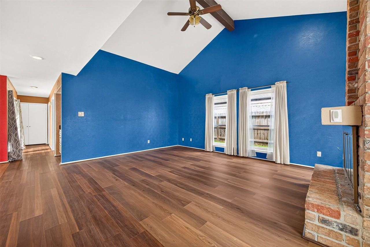 6138 Gallant Forest Dr - Photo 5 of 33
