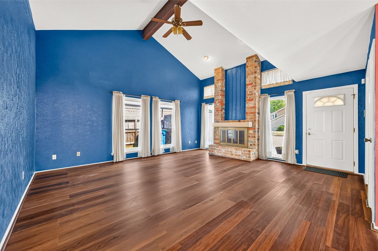 6138 Gallant Forest Dr - Photo 7 of 33