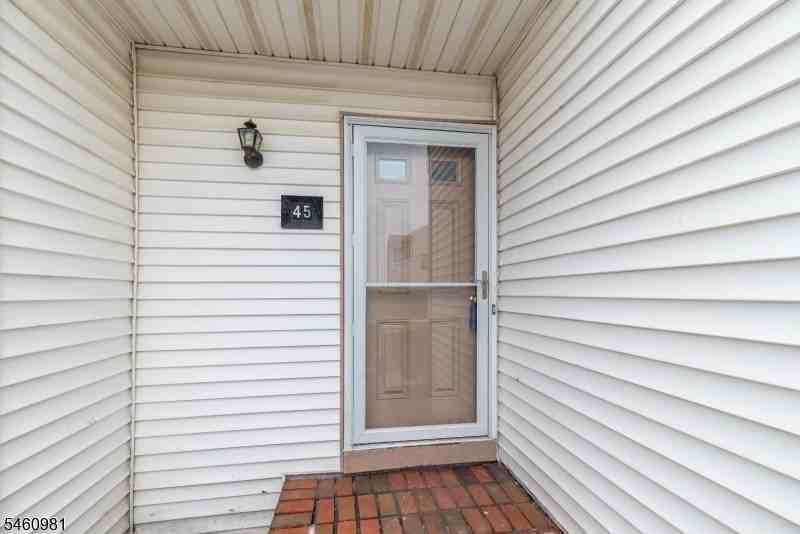 45 Coppermine Vlg - Photo 3 of 38