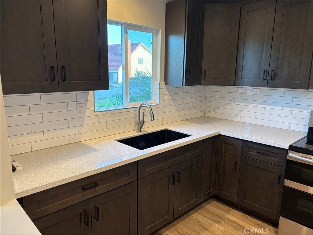 1148 N Elmwood Ave - Photo 3 of 12